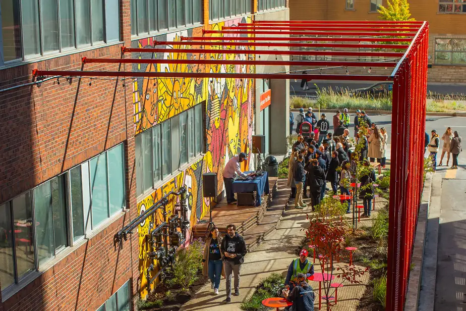 PHOTO BY ÉMILIE DELORME, FOR SDC DISTRICT CENTRAL
Inauguration of the Ruelle L'Oasis
